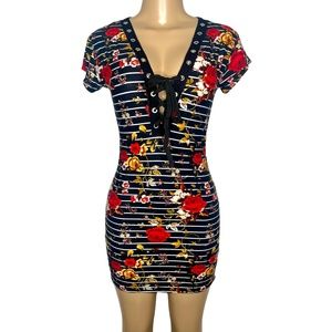 New Floral Bodycom Women Short Dress Size S/M Stretchy Casual short Sleeve Dress